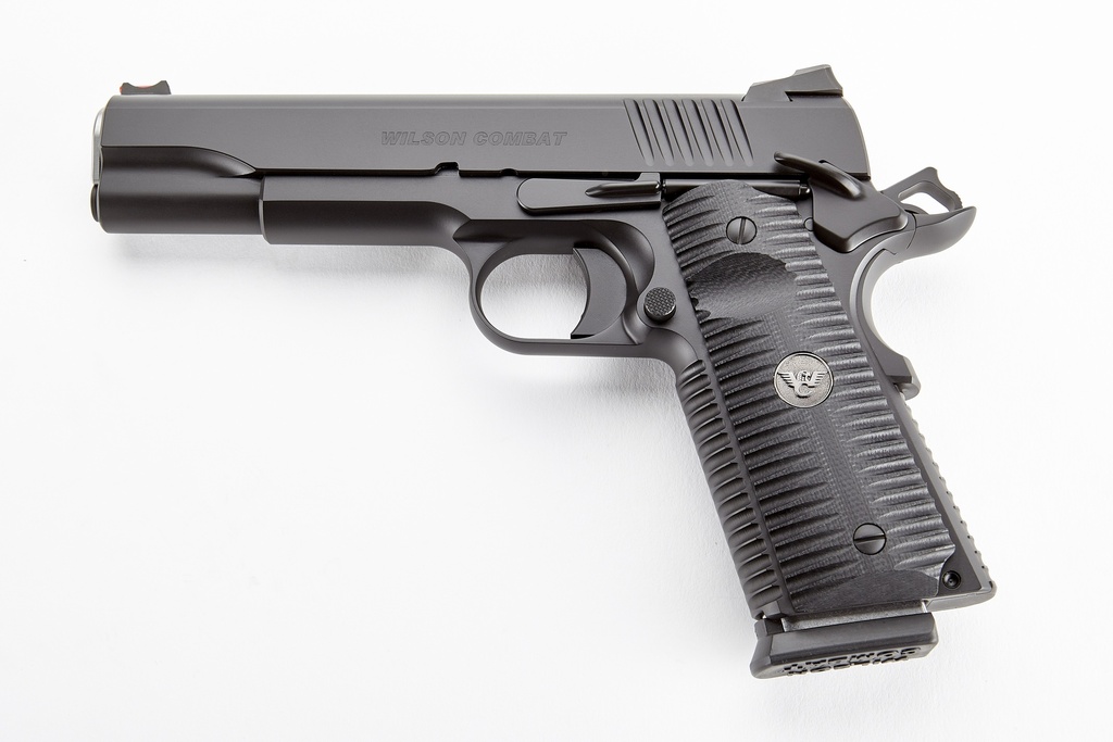 WILSON COMBAT ACPFS45 ACP FULL-SIZE 45 ACP CALIBER WITH 5" BARREL, 8+1 CAPACITY, BLACK ARMOR-TUFF FINISH CARBON STEEL BEAVERTAIL FRAME, SERRATED BLACK CARBON STEEL SLIDE & BLACK G10 EAGLE CLAW GRIP